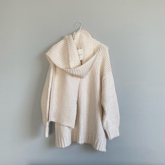 Bershka sweater with scarf - Picture 5 of 6